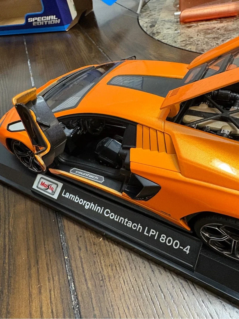 Maisto Orange Lamborghini Countach LPI 800-4 Diecast Toy Car Model